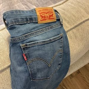 Levi’s 712 slim blue wash jeans size 29